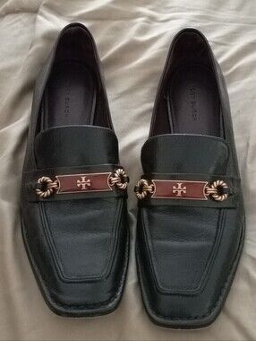 Tory Burch Women's Black Leather With Chain Logo Loafers Size 9 Like New